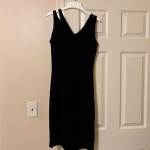 Black V-Neck Sleeveless Sheath Dress